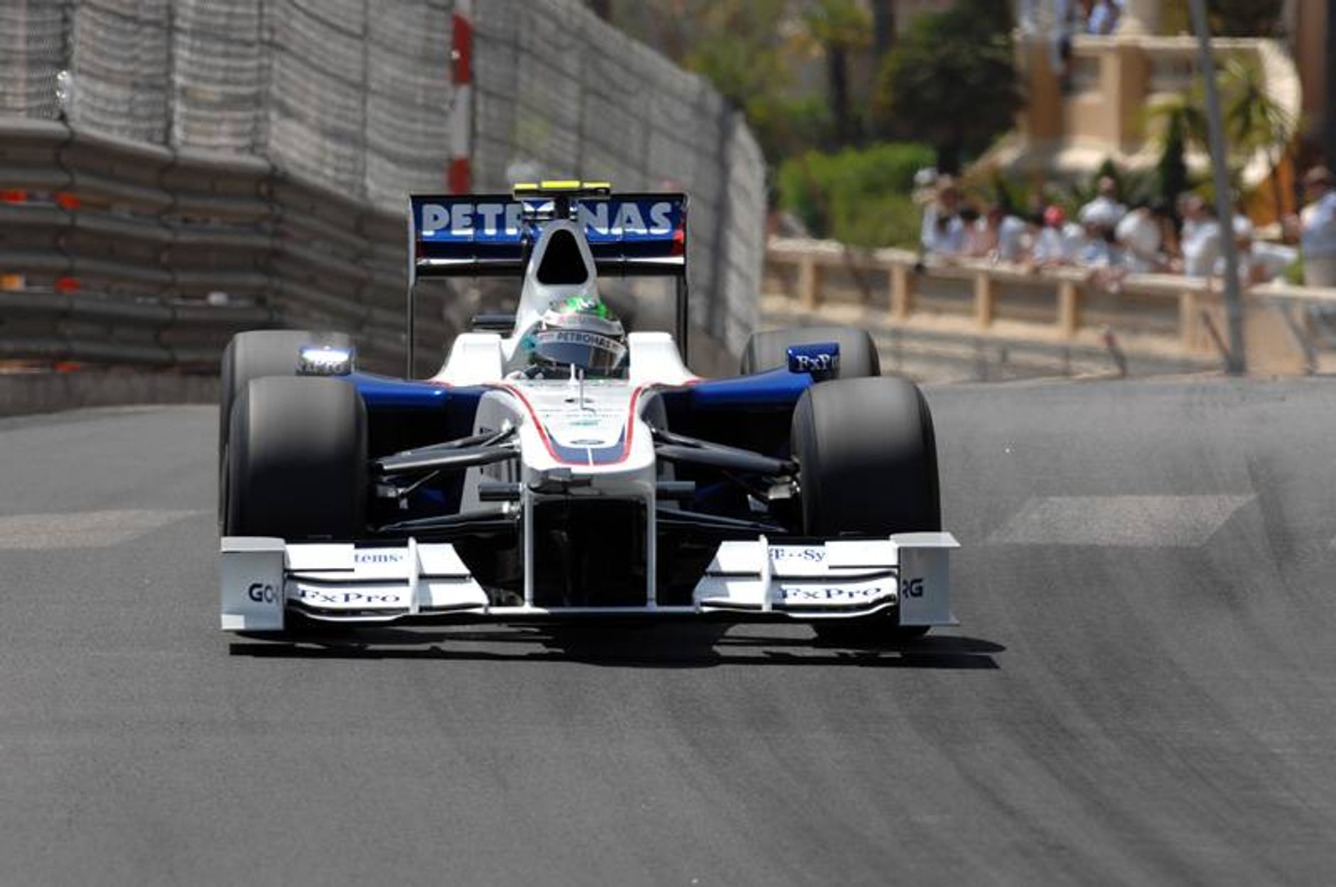 Grand Prix Monaco 2009: Button królem, Kubica w garażu (fotogaleria)