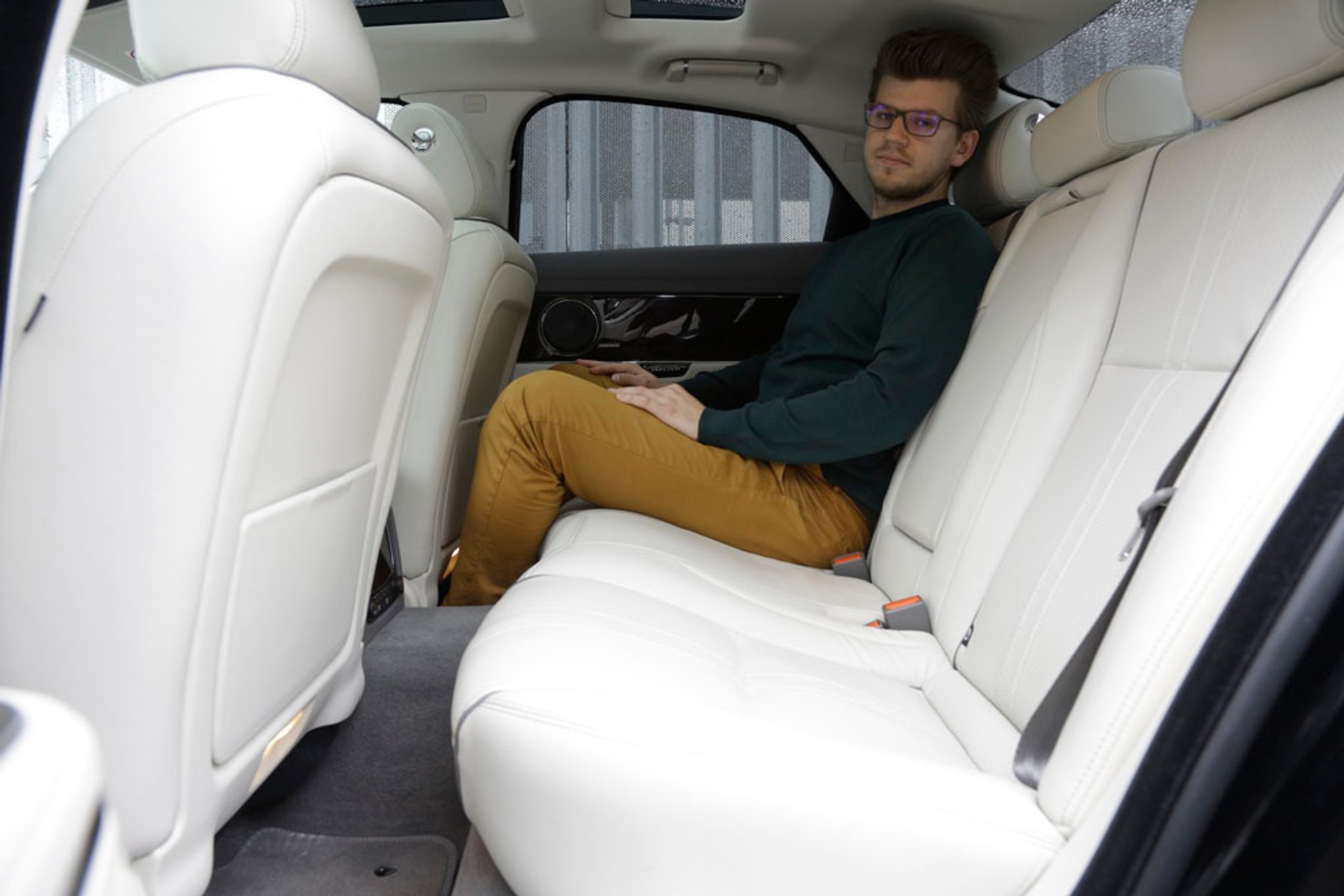 Jaguar XJ V6 - stylowo autonomiczny