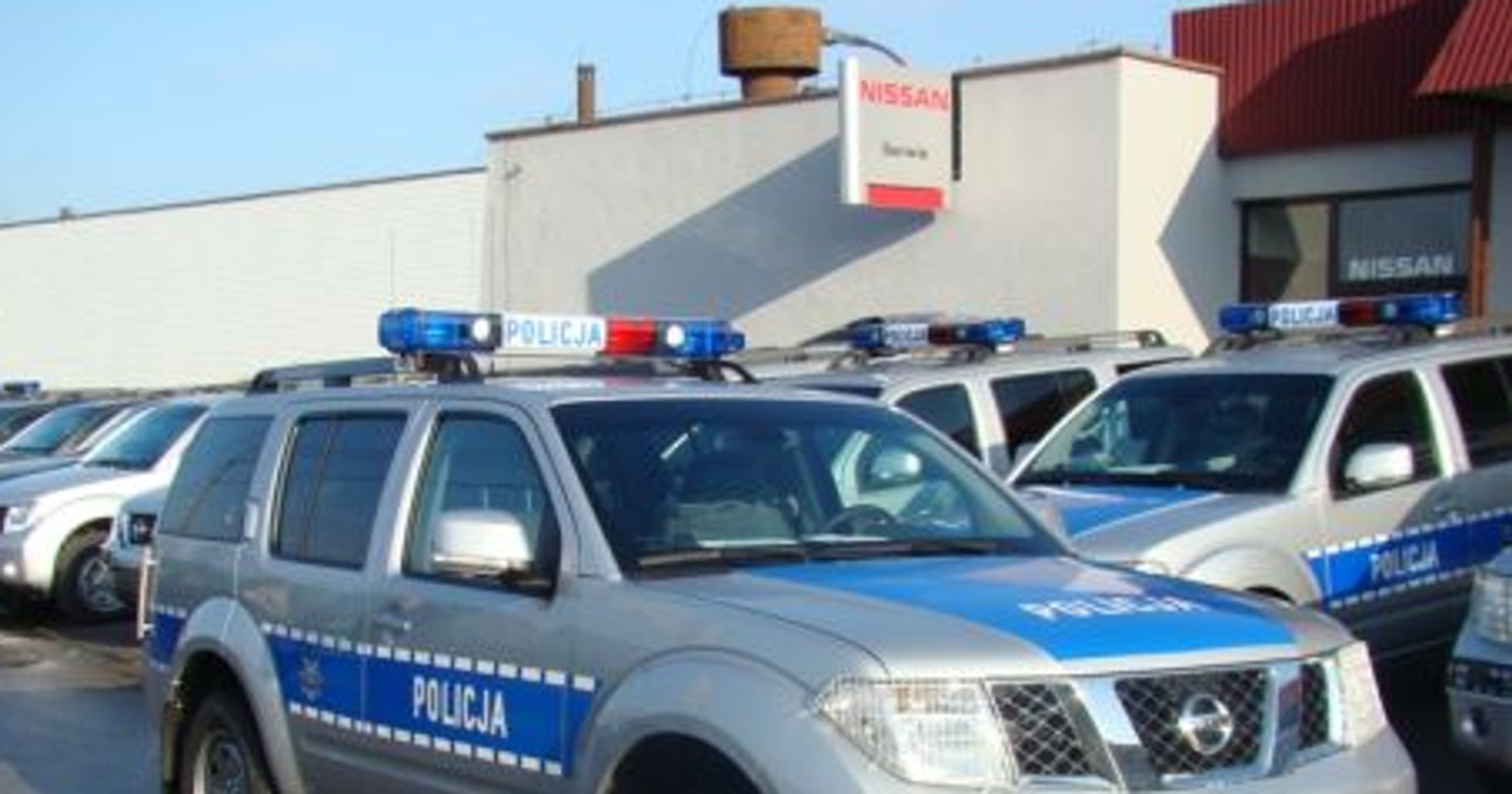 Nissan Pathfinder - policja się zbroi