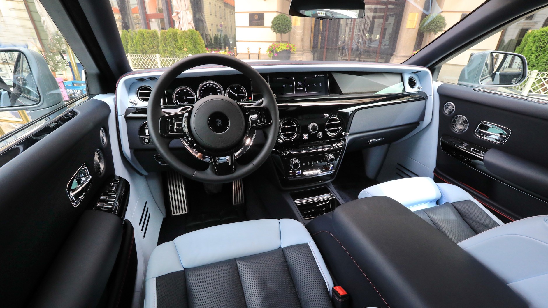 Rolls-Royce Phantom (2022, VIII Series II)