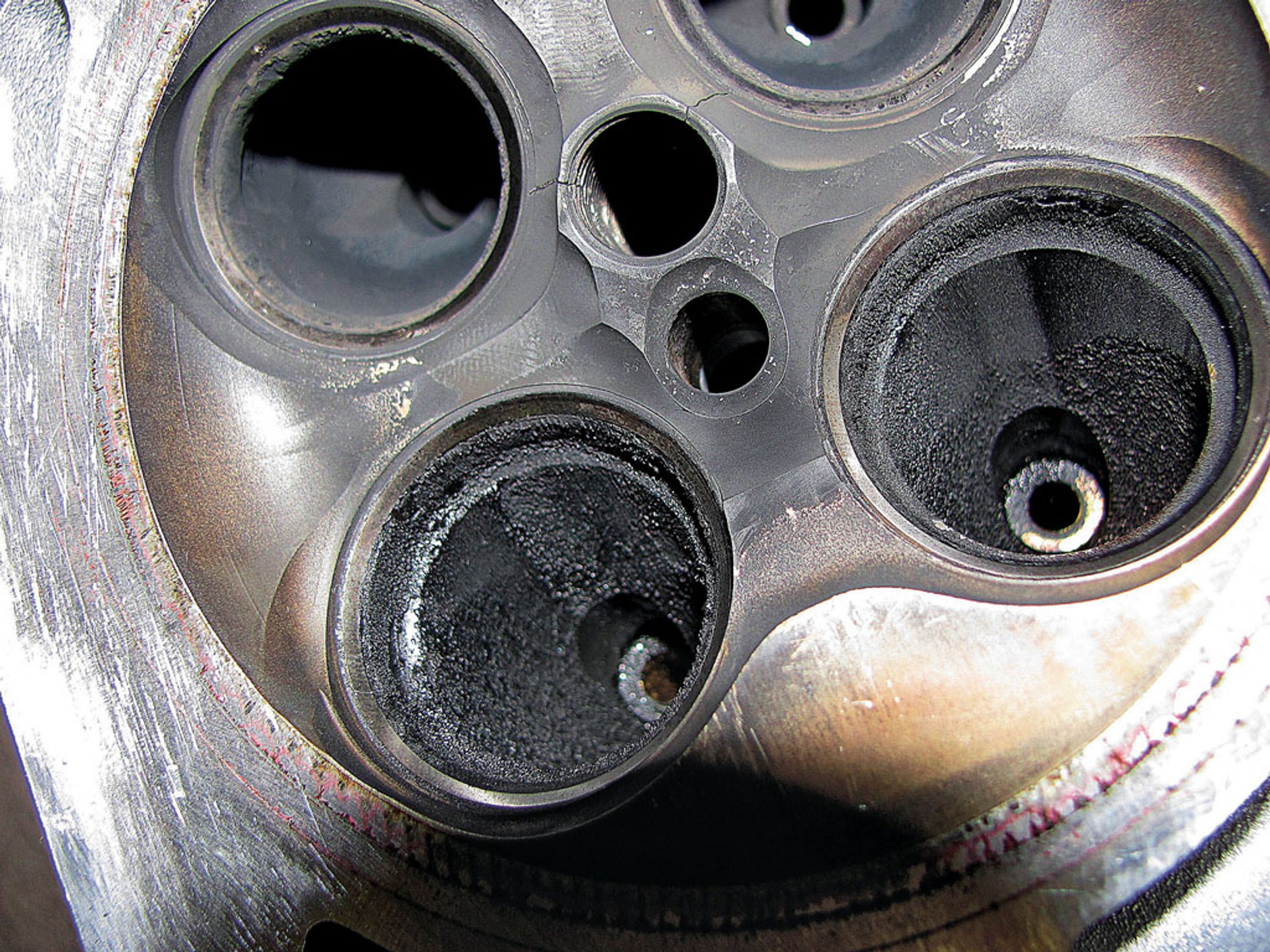 Chcesz, żeby silnik był trwały? Nie oszczędzaj na wymian ach oleju!