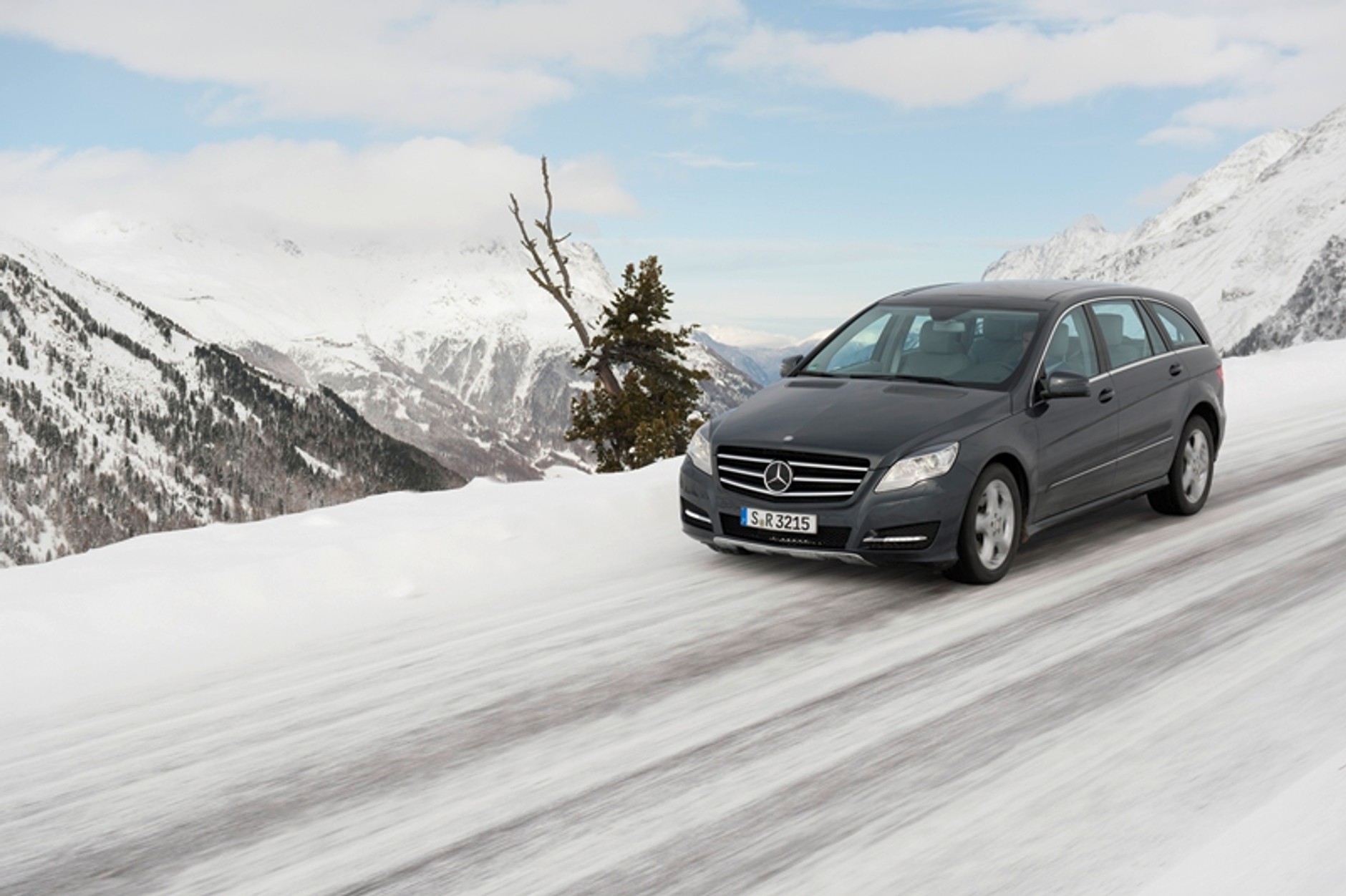 Mercedesy 4x4, duuużo zdjęć, zimą, w ładnej scenerii, ach