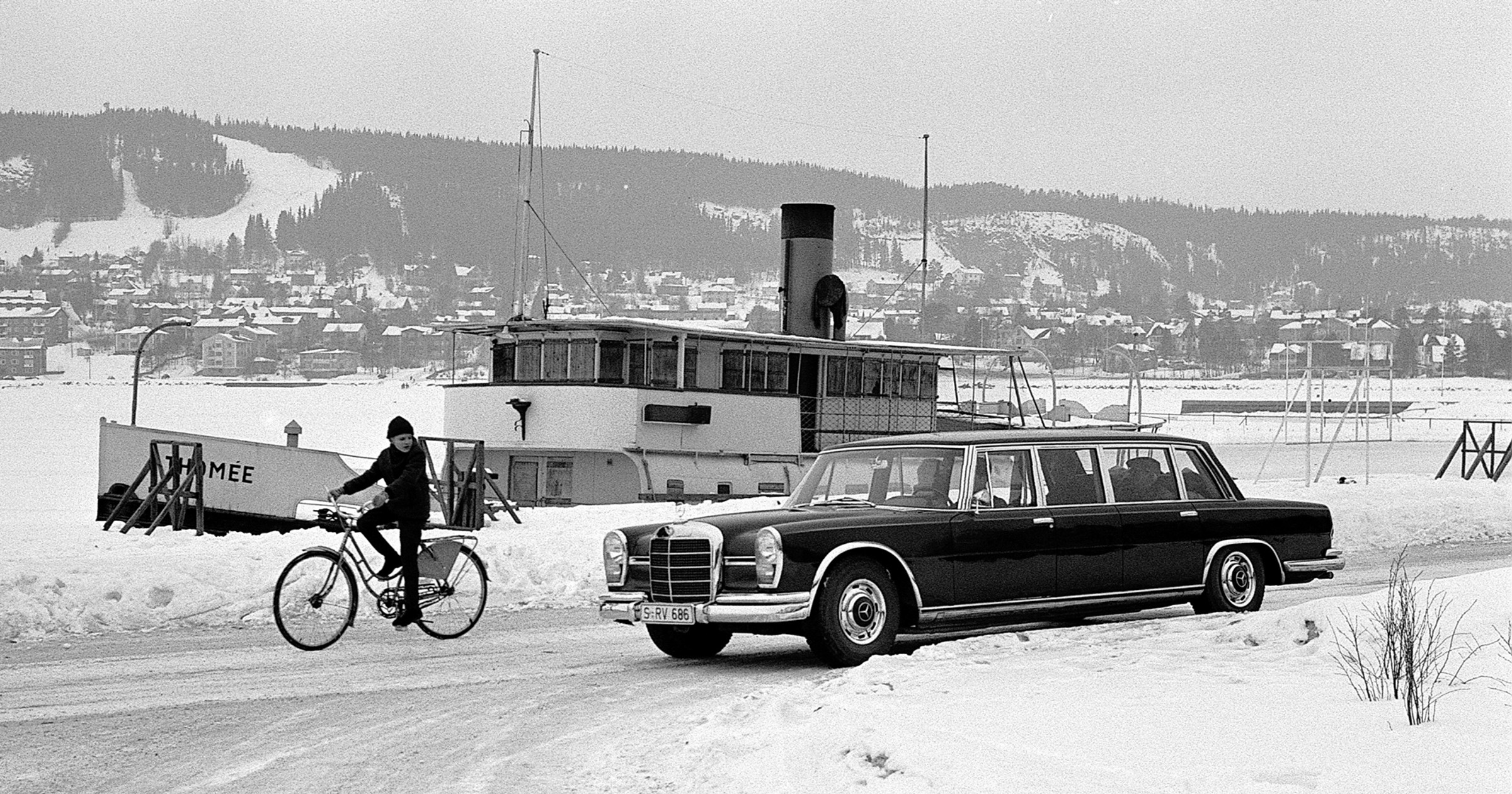 Mercedes 600 W100