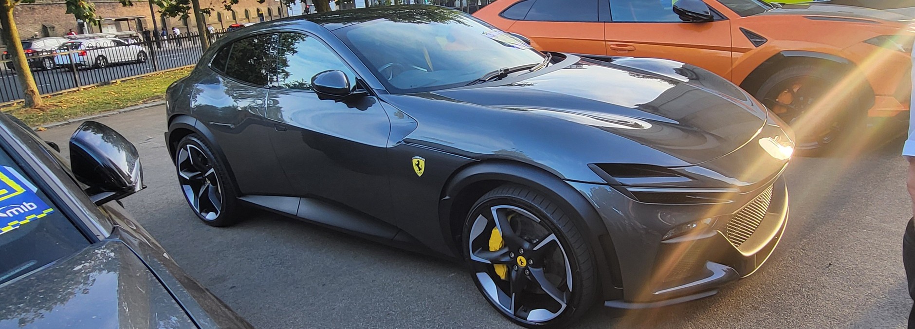 Brytyjska policji skonfiskowała kilka luksusowych samochodów