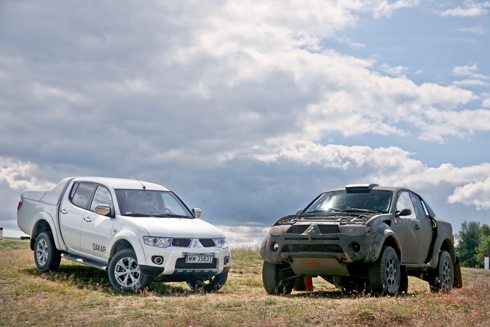 L200 rajdówka kontra seria. Czym auto Małysza różni się od typowego pikapa