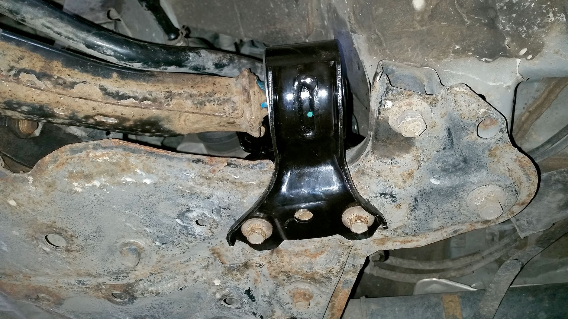 Wahacze - jak usunąć luzy w zawieszeniu?