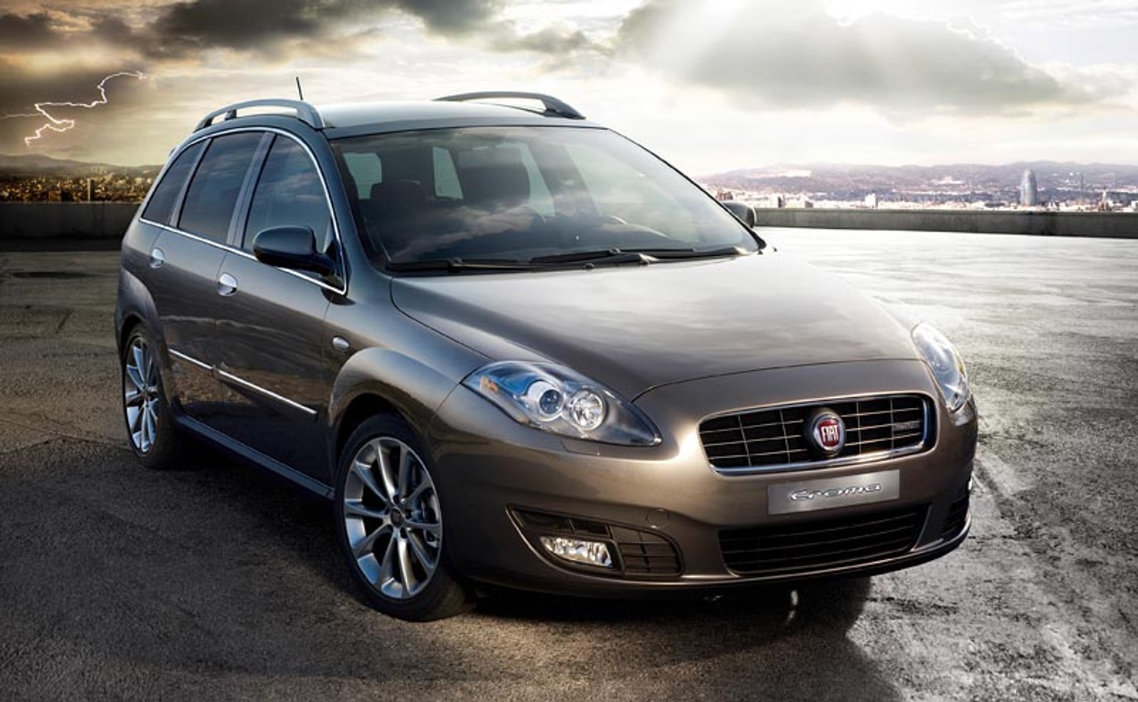 Nowy Fiat Croma - rodzinna elegancja we włoskim stylu