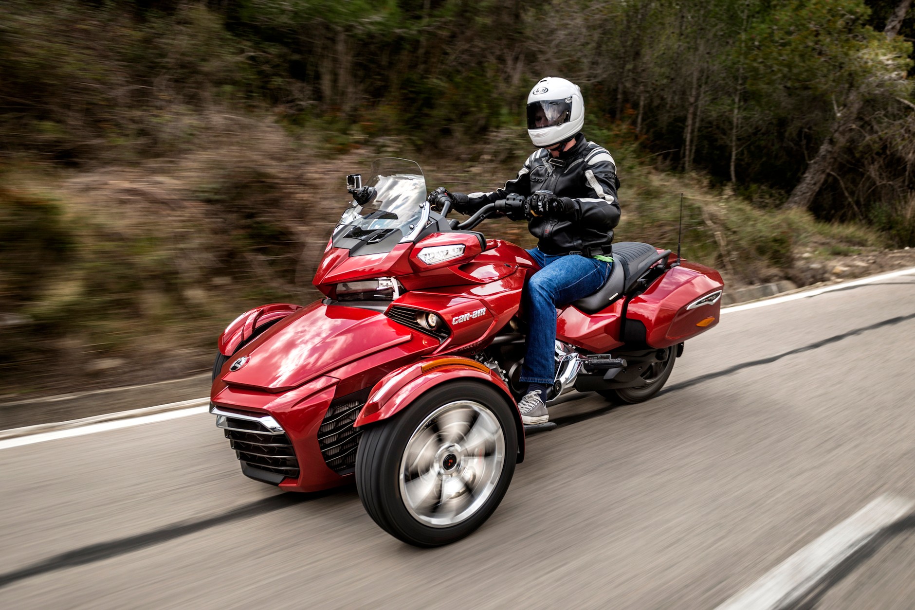 Motocykl trójkołowy – fajne osiągi, wystarczy kategoria prawa jazdy B!