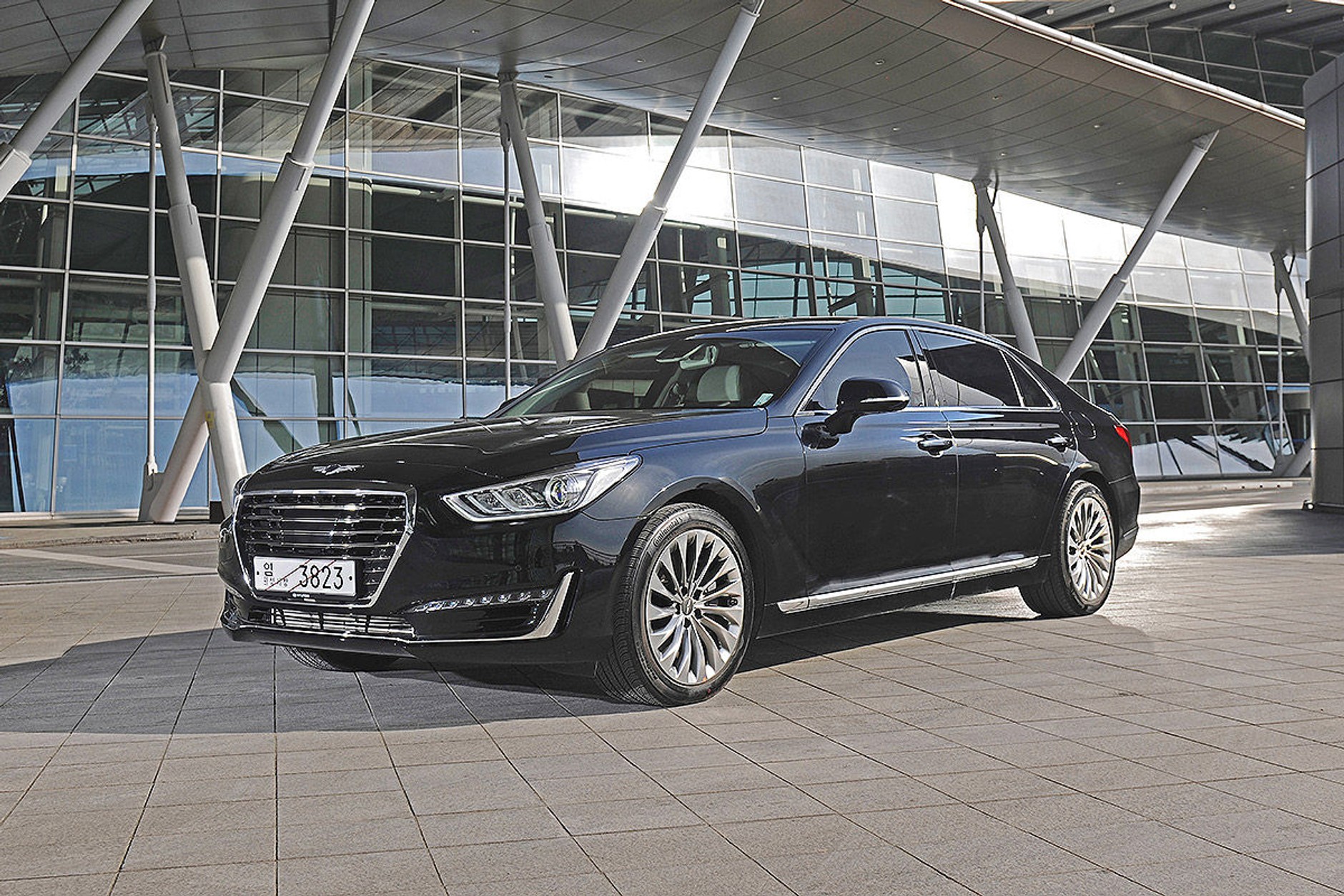 Hyundai Genesis G90 - klasa S od Hyundaia