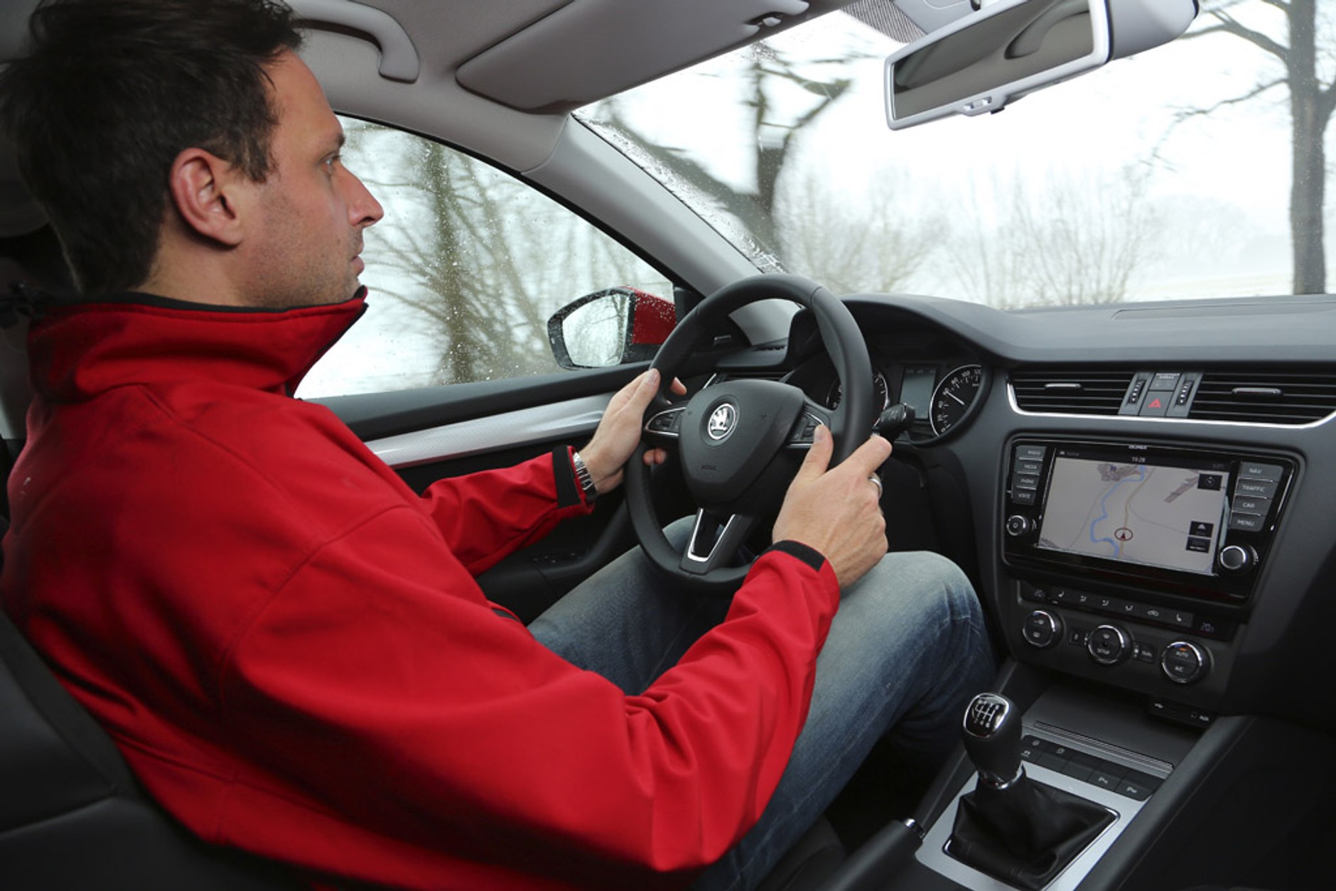 Jak jeździ nowa Skoda Octavia: czy stawia Golfa w cieniu?