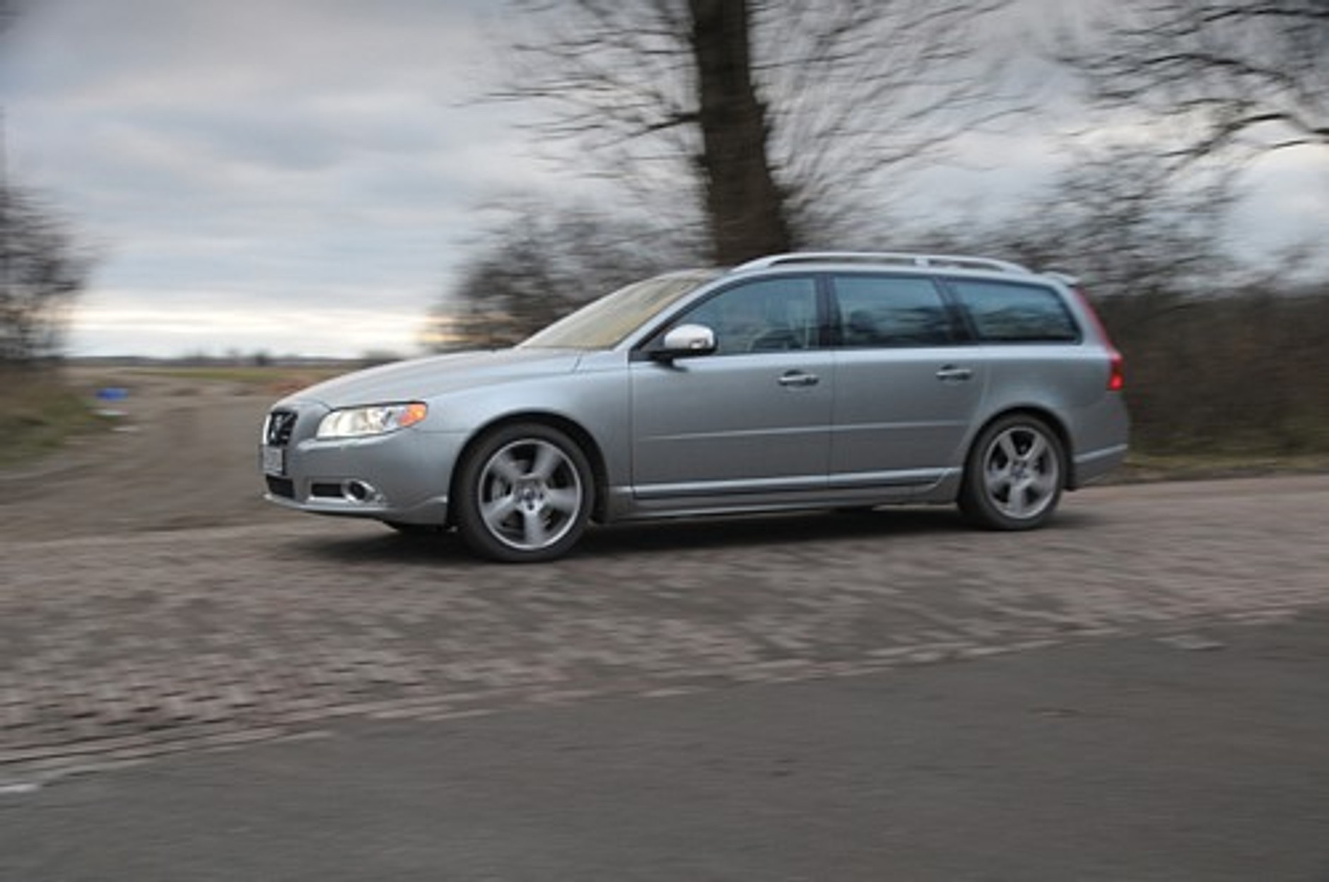 Volvo V70 D5 AWD Summum R-design: Kosztowna przyjemność