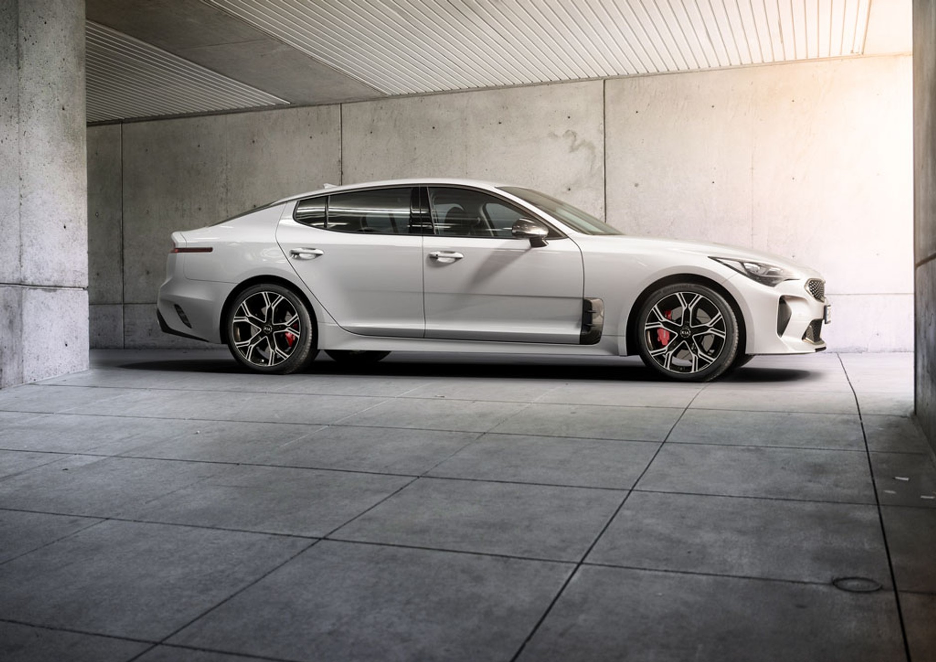 Kia Stinger - to nie ma być auto segmentu premium