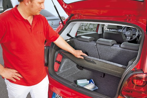 Nowy Volkswagen Polo gra w minigolfa