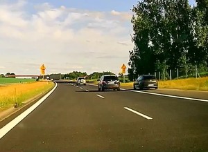 Skandaliczne zachowanie kierowcy BMW na A1. Policja go namierzyła [WIDEO]