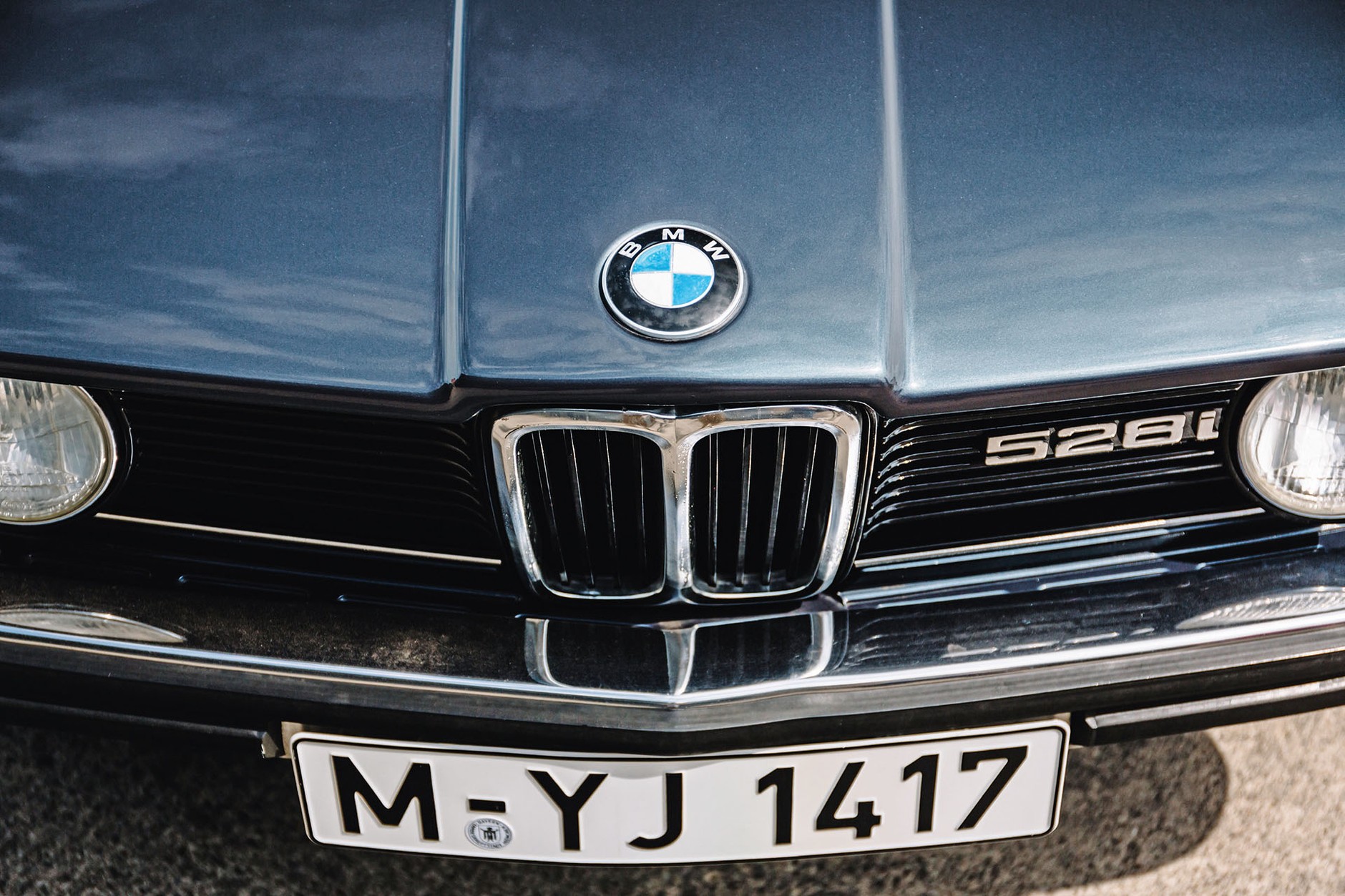 BMW 528i
