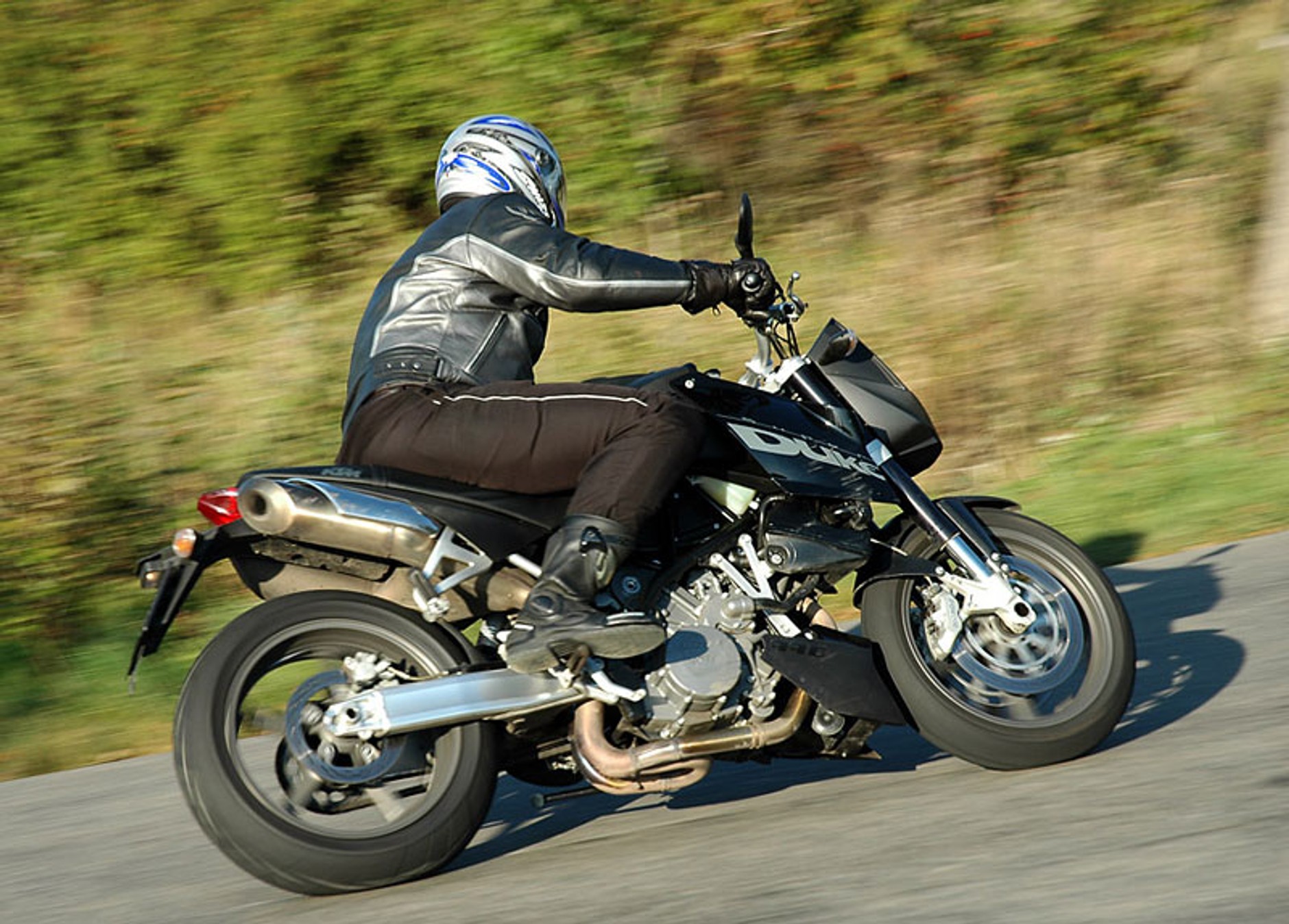 KTM 990 SuperDuke vs. Yamaha FZ1 (test porównawczy)