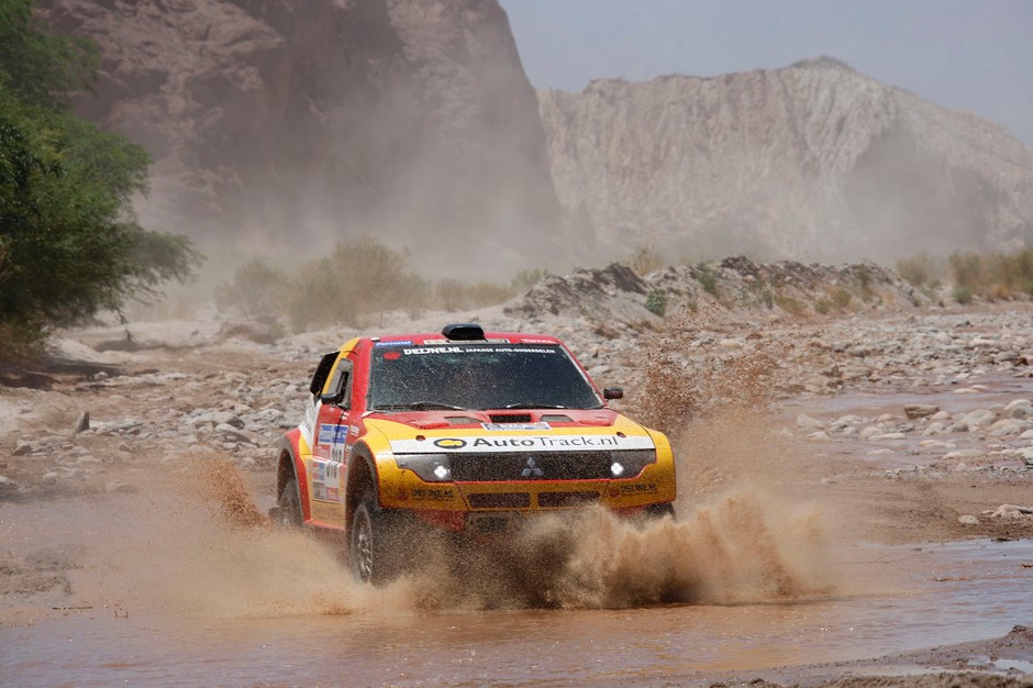 Rajd Dakar 2010: rewelacyjny Hołowczyc, dobra jazda motocyklistów (3.etap, wyniki, fot. Willy Weyens)
