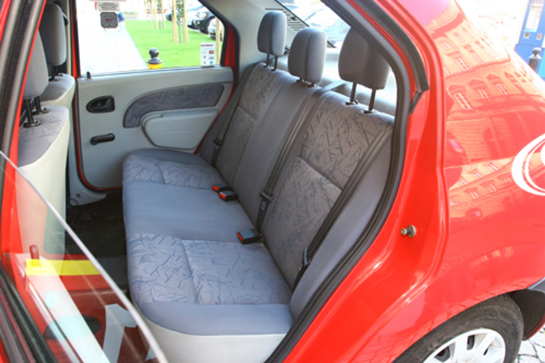 Dacia logan 1.4 - Sto tysięcy km  bez zadyszki