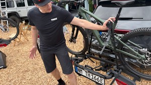 Thule pokazało nowy, tani bagażnik rowerowy na hak. Świetny pomysł, skąd ta cena?