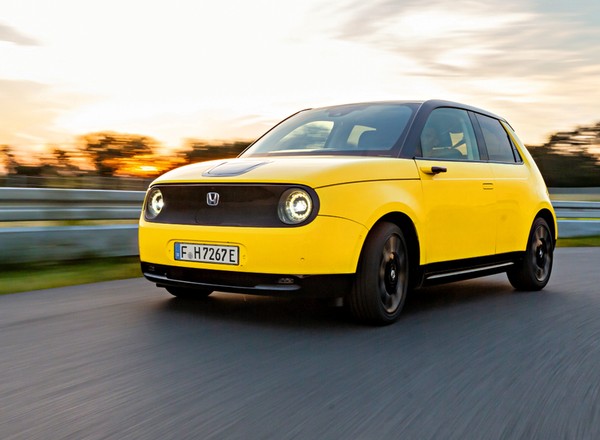 Honda e - w stylu pierwszego Civica