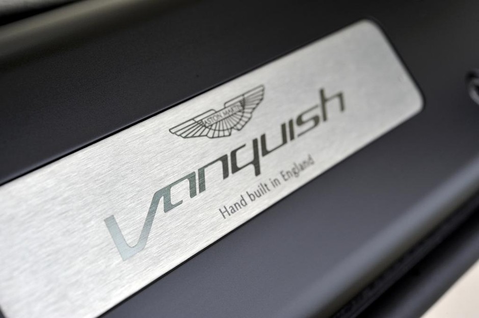 Jak jeździ Aston Martin Vanquish?