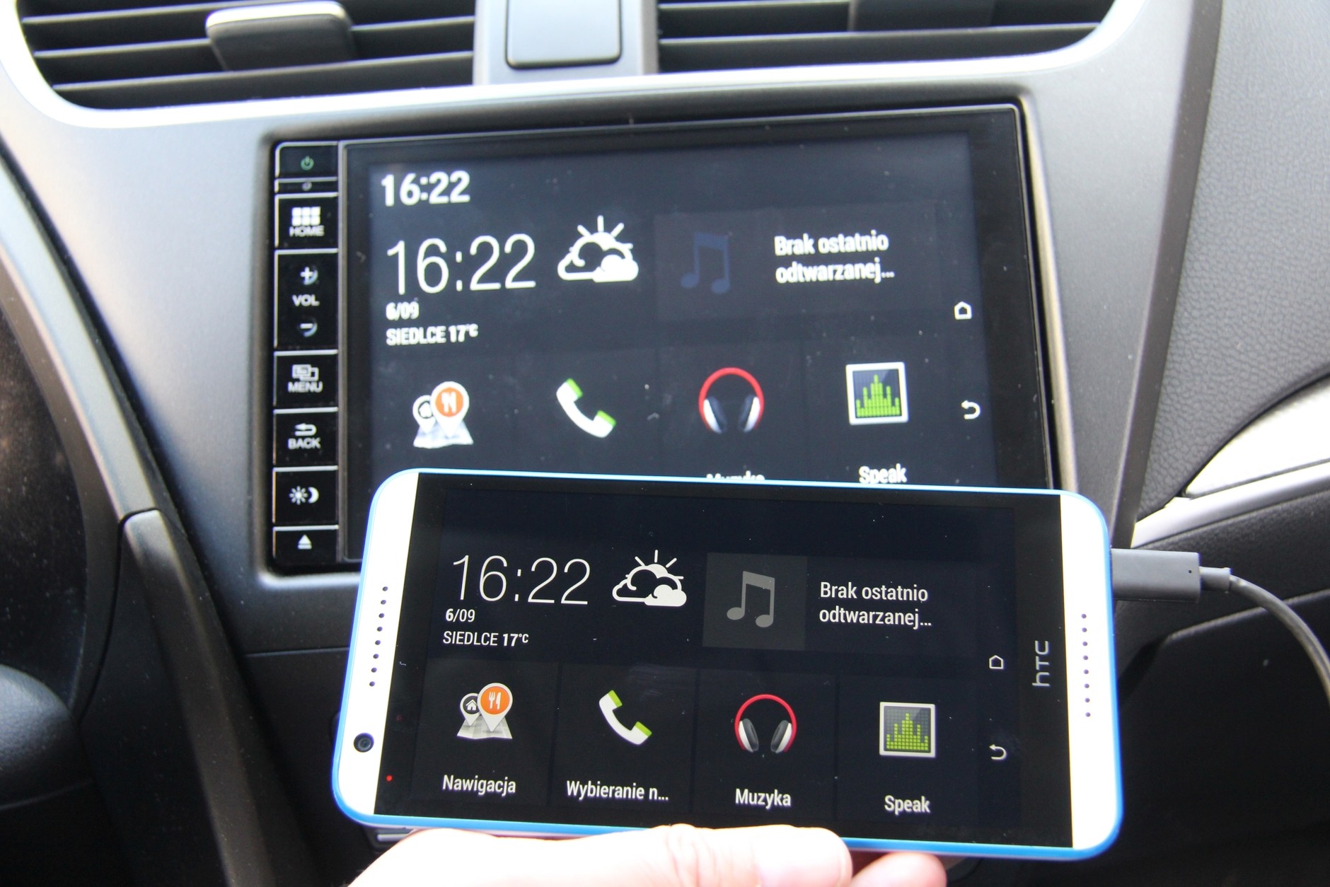 Sukces na chwilę: HTC 820 został rozpoznany przez sprzęt w modelu Tourer. Ale już nie w hatchbacku