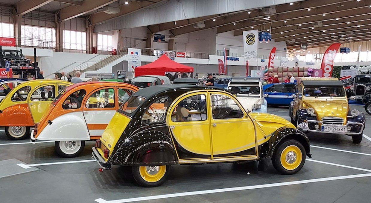Retro Motor Show. Trzydniowe święto klasycznej motoryzacji w Poznaniu. Tysiąc klasyków do podziwiania i kupienia