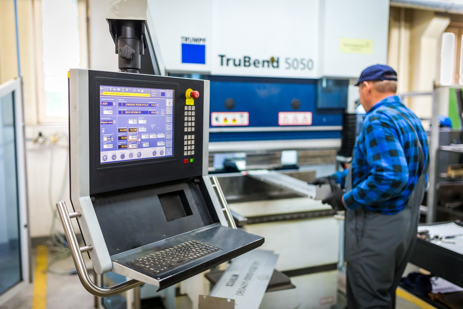 Fabryka Solarisa w Środzie Wielkopolskiej: etapy produkcji autobusu miejskiego