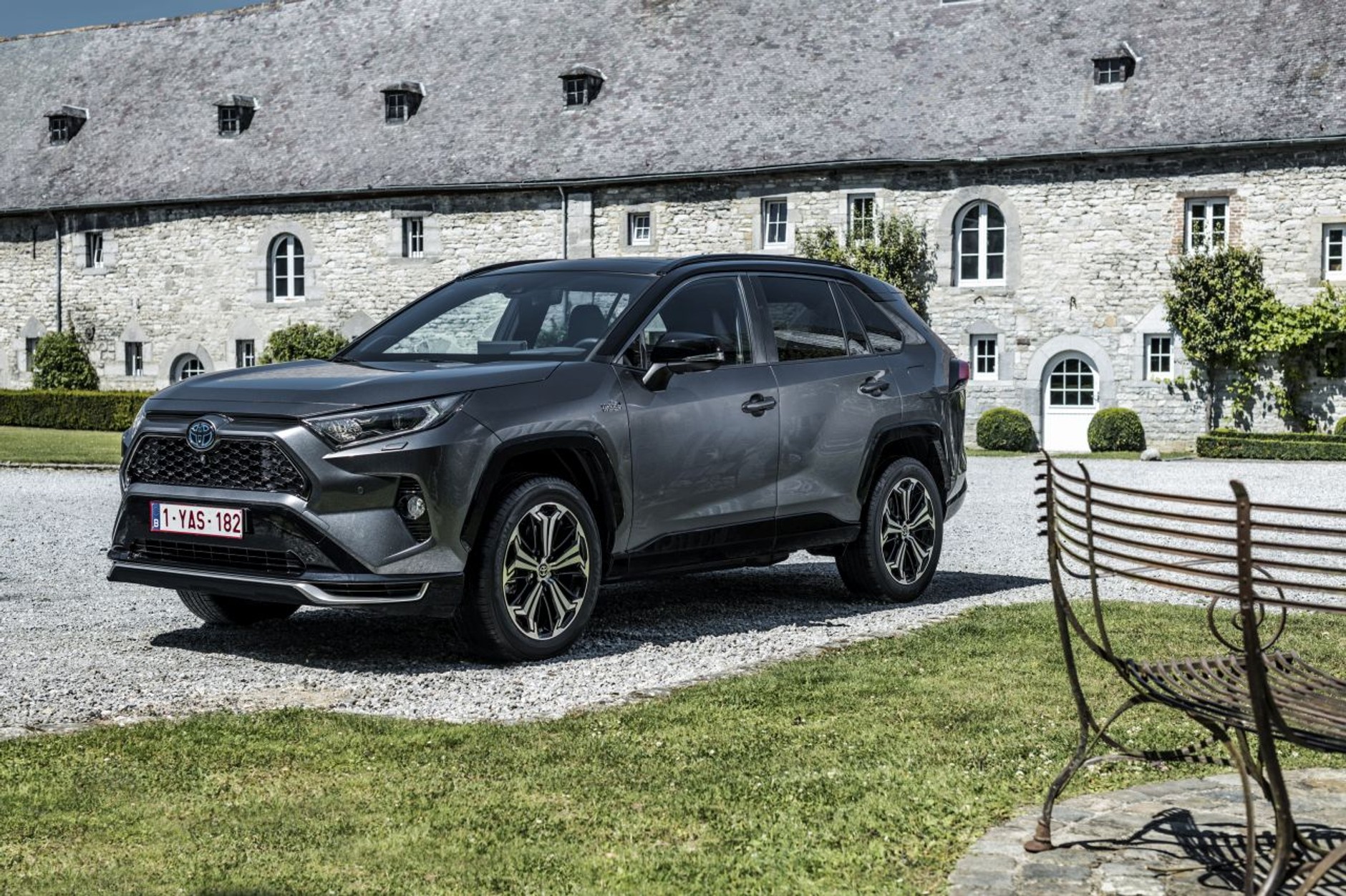 Toyota RAV4 Plug-in 5 generacja 2020 rok