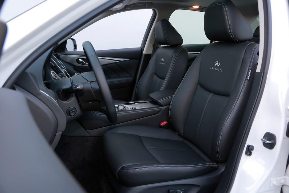 Test Infiniti Q50 2.2d