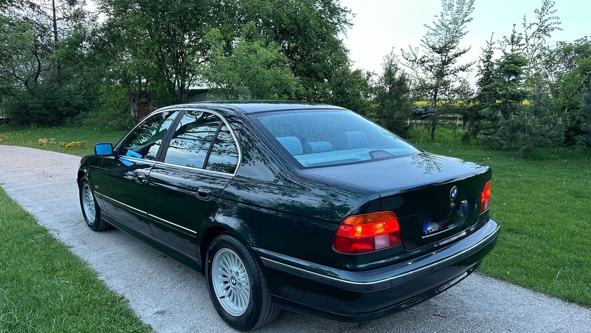BMW E39 523i