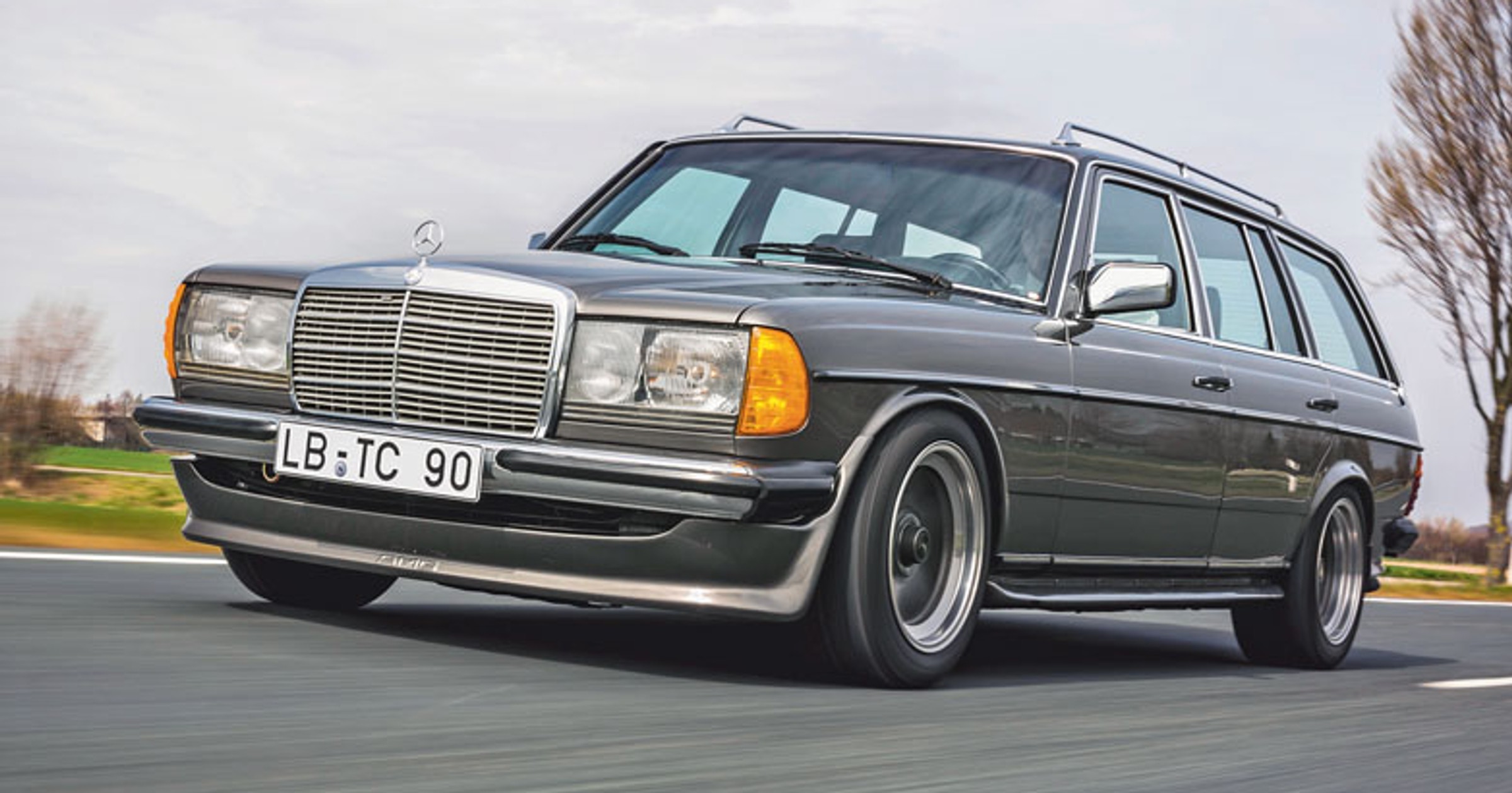 Mercedes 280 TE AMG - zaproszenie do sportu