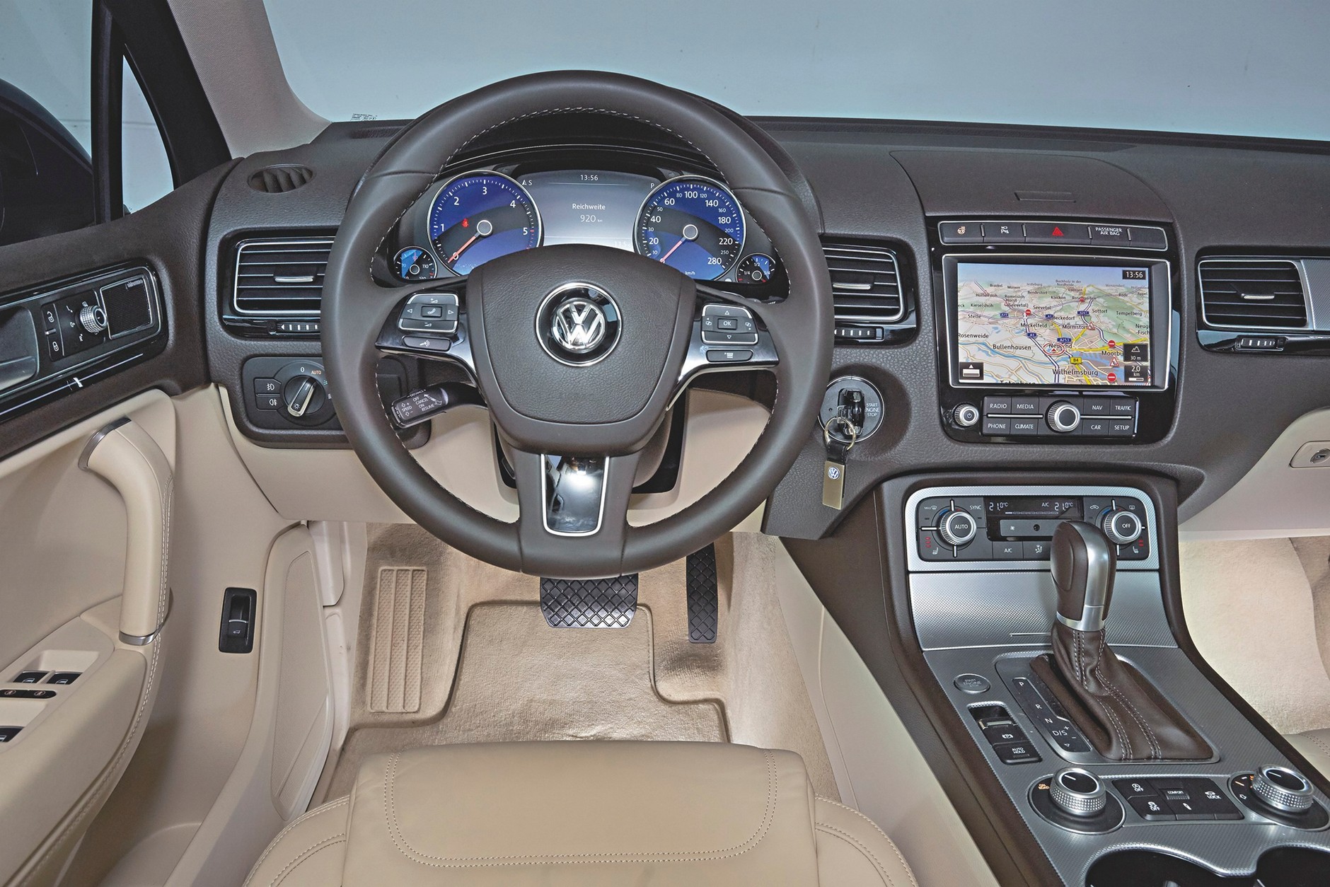 BMW X5 xDrive30d kontra VW Touareg V6 3.0 TDI