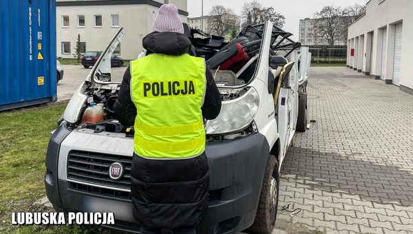Rozkręcali skradzione auto. Wtedy pojawiła się policja