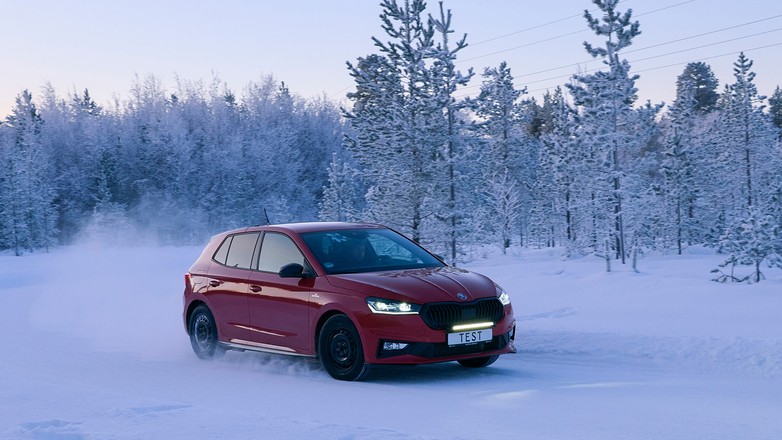 Test opon zimowych do aut miejskich wykonany przez niemiecki automobilklub ADAC. Wyniki poniżej oczekiwań.