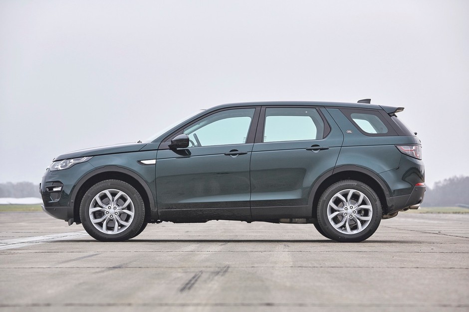 Nowe Audi Q5 kontra BMW X3, Land Rover Discovery Sport i Mercedes GLC