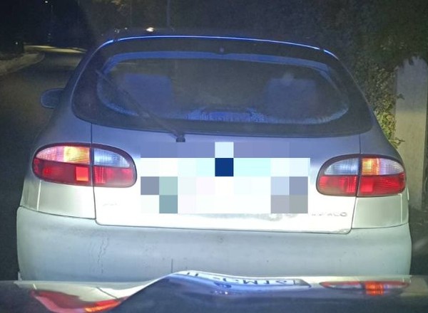 Policjanci zatrzymali 25-latka kierującego Lanosem. Od tego się zaczęło
