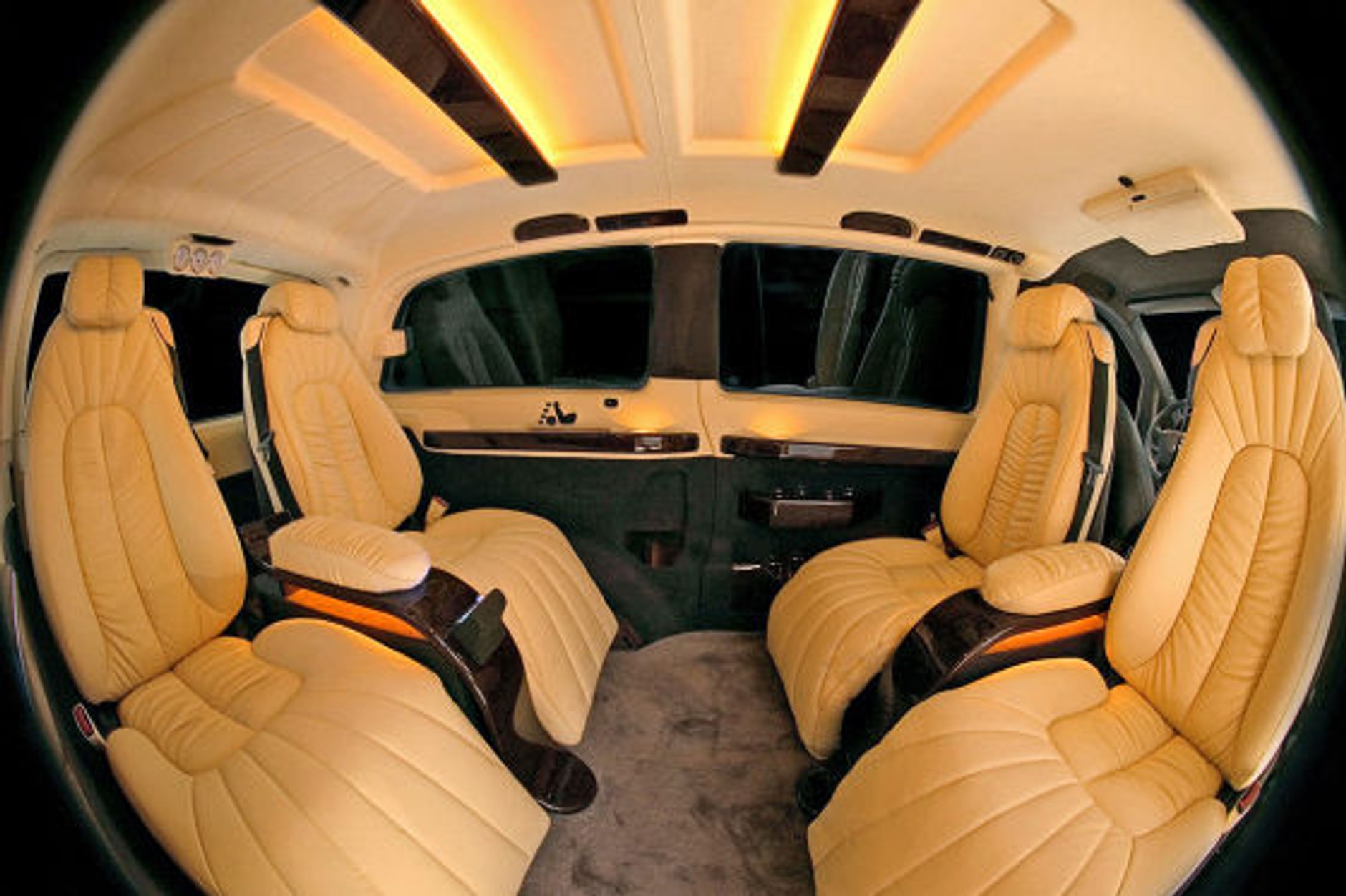 Mercedes Sprinter: biuro w vanie