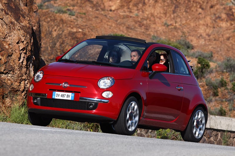 Fiat 500C: nowe informacje i zdjęcia włoskiego kabrioletu (fotogaleria)