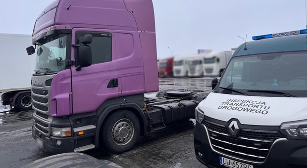 Tajemnice fioletowej Scanii. Inspektorzy ITD odkryli nielegalne przeróbki