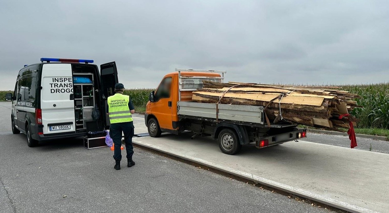 Przeciążone dostawczaki to prawdziwa plaga. Skala zjawiska przeraża