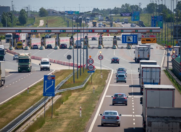 Nowe informacje ws. płatnych autostrad w Polsce. Minister rozwiewa wątpliwości