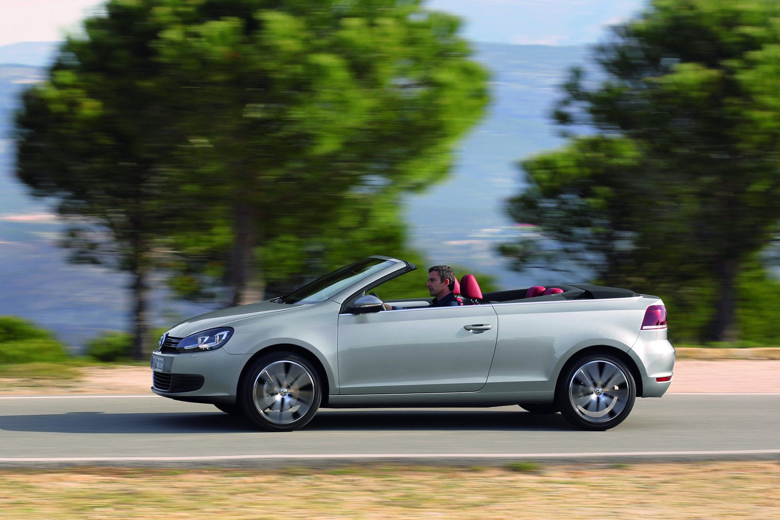 Taki jest nowy VW Golf Cabriolet