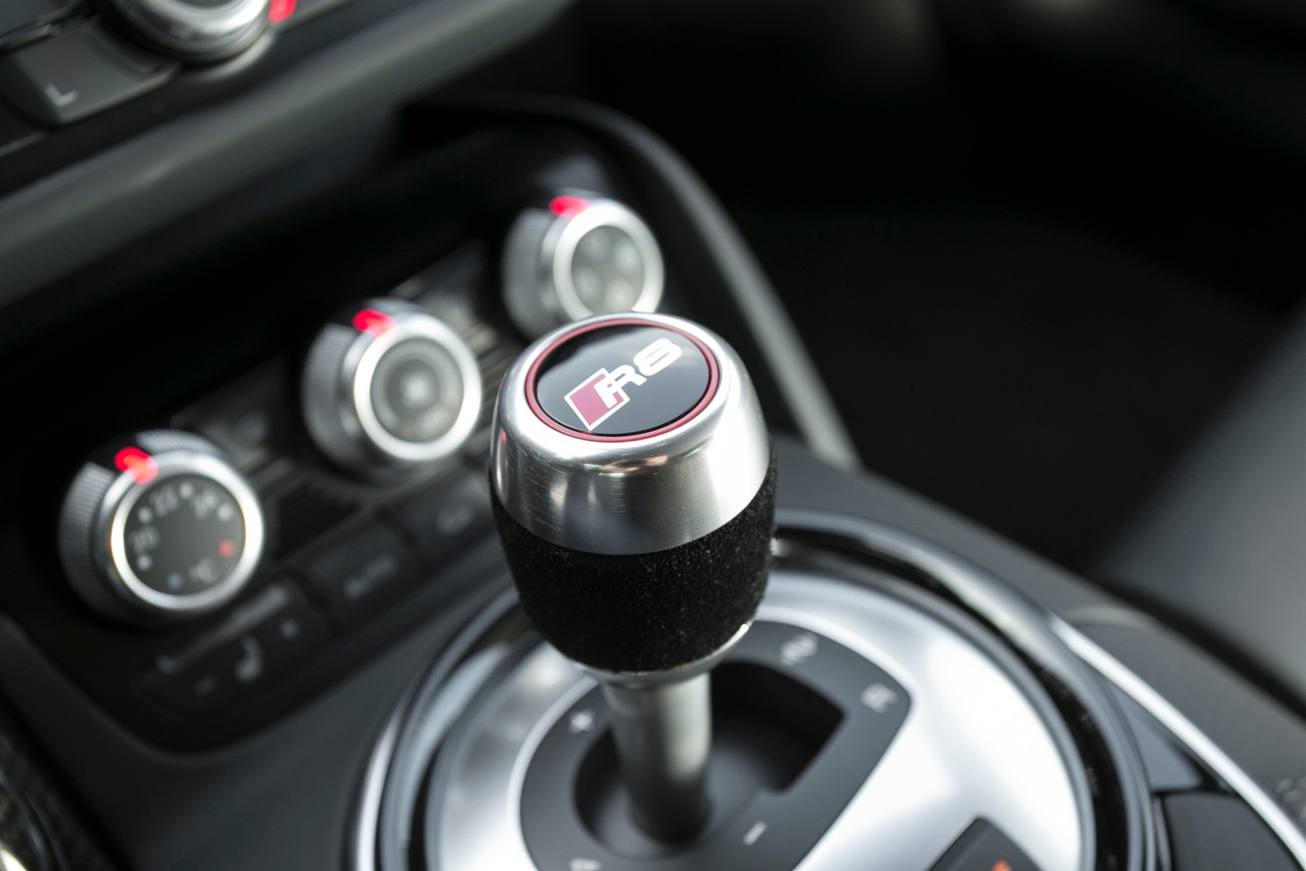 Jak jeździ nowe Audi R8?