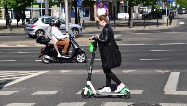 Mają dość. Wprowadzili zakaz jazdy hulajnogą. Kara to 5000 zł