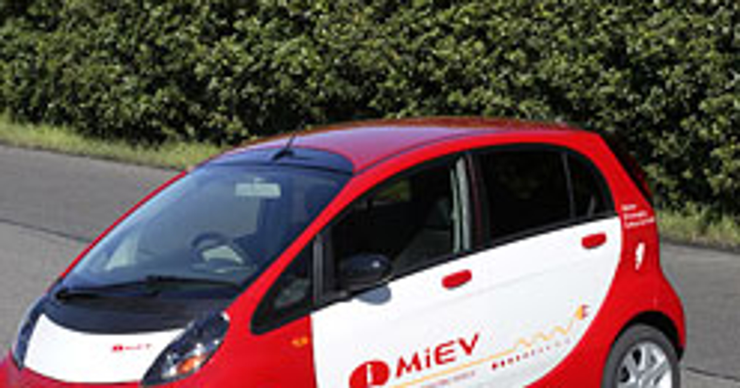 Mitsubishi: zainteresowanie elektrycznym i-MiEV zmusza producenta do zwiększenia produkcji