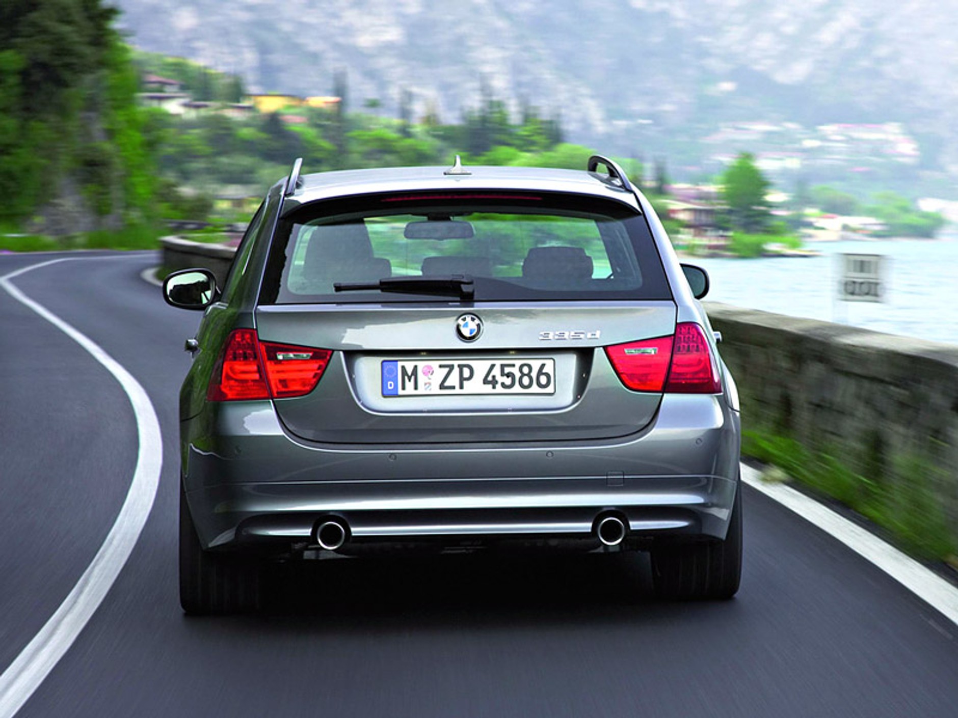 BMW 3: Odmłodzone nadwozie z nową techniką