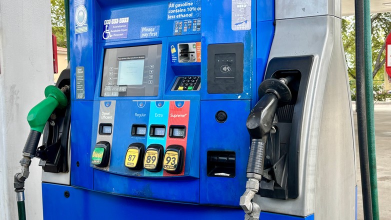 Dystrybutor na stacji paliw na Florydzie