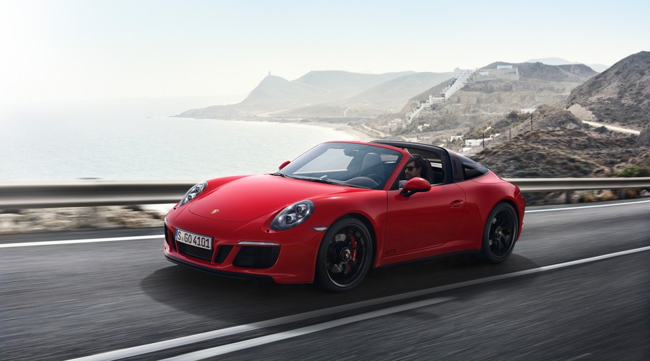 Porsche 911 Carrera GTS
