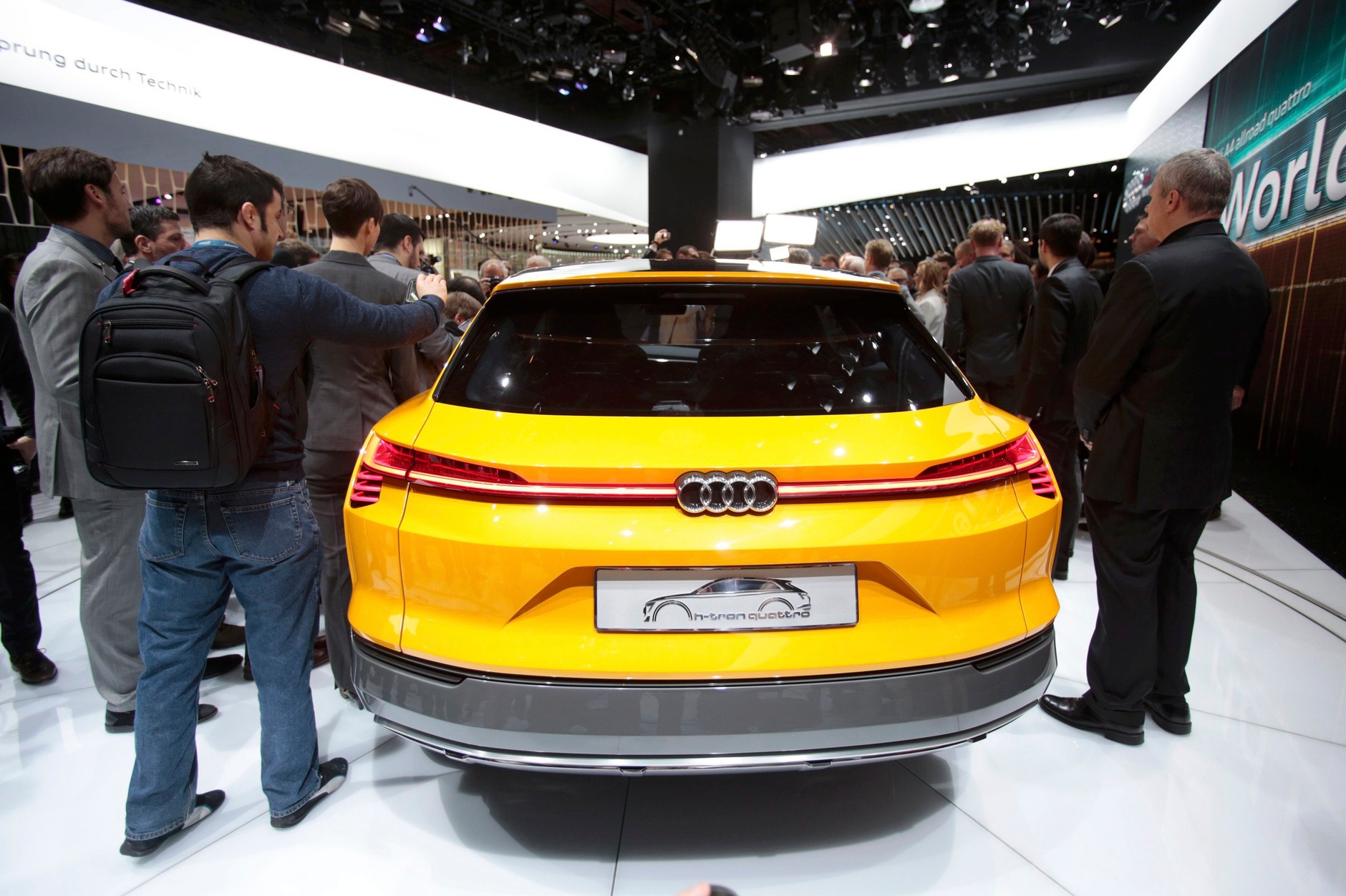 Audi A4 allroad i h-tron na salonie w Detroit 2016